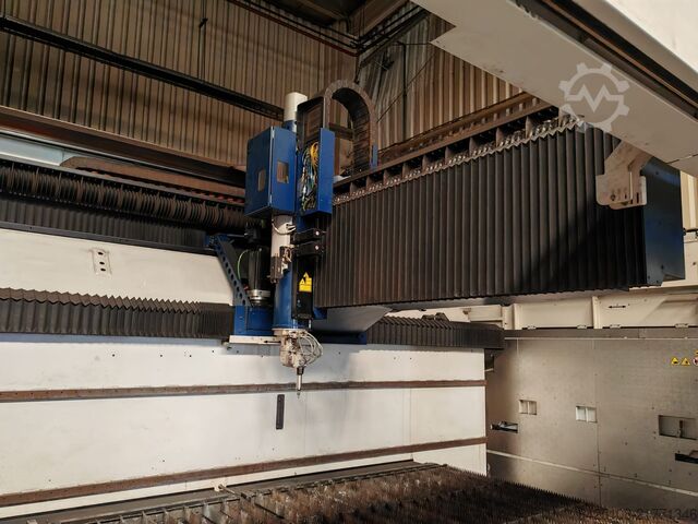 Laser cutting machine TRUMPF TruLaser Cell 7040