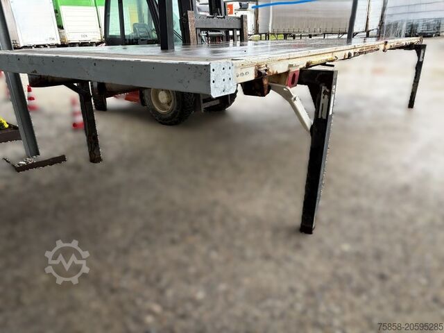 Swap body open Krone Plattform 7,82m mit Steckrungen mittig