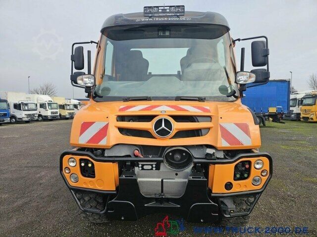 Spezial-LKW Unimog U423 Front Zapfwelle + Arbeitsplatte + EasyDrive