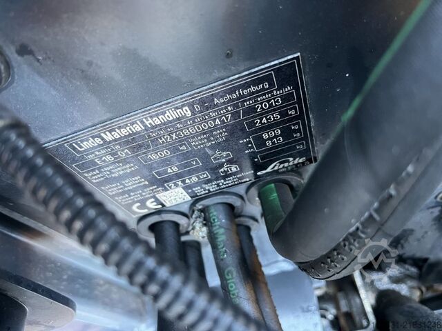 Electric 3-wheel forklift Linde E16-02