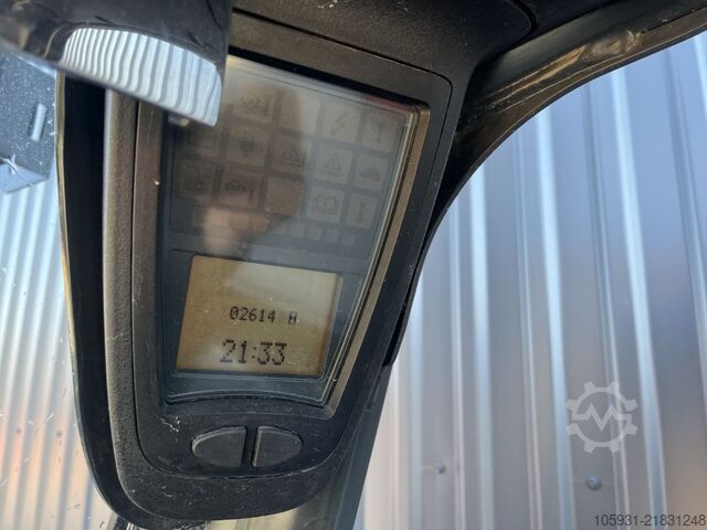 Electric 3-wheel forklift Linde E16-02