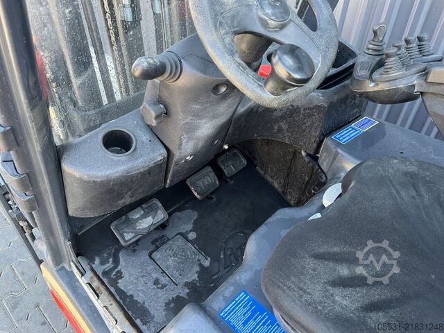 Electric 3-wheel forklift Linde E16-02