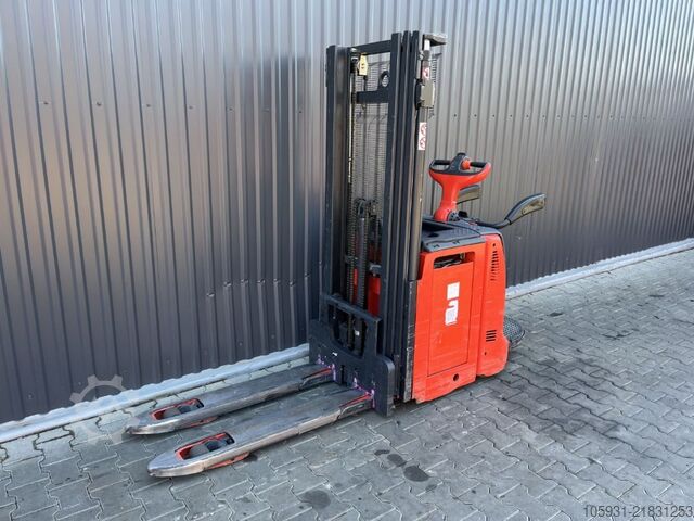 Stand-on stacker Linde D14AP