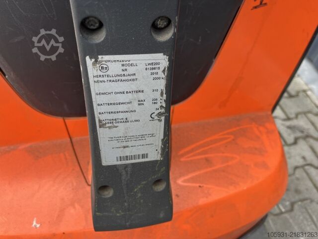 Electric Pallet Truck BT LWE200