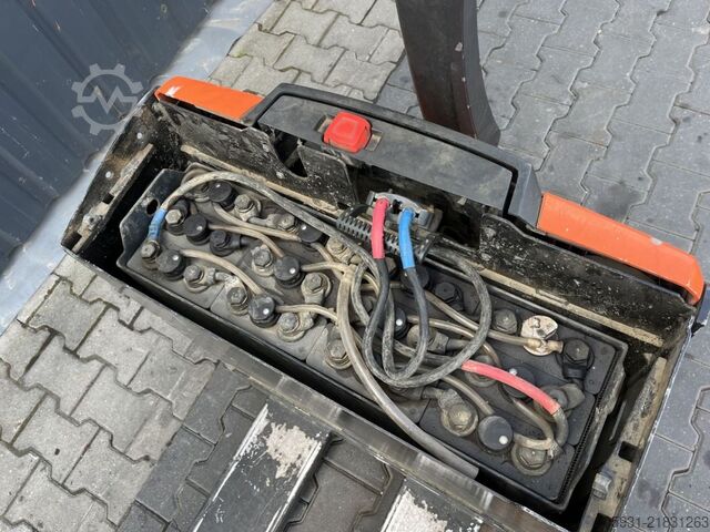 Niederhubwagen BT LWE200