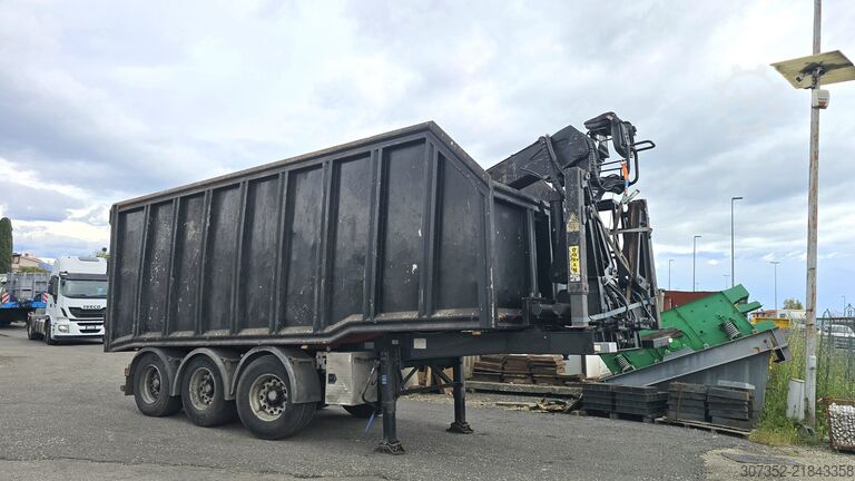 Road tractor with crane semi-trailer Renault truck 460
