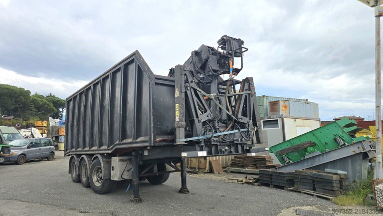 Road tractor with crane semi-trailer Renault truck 460