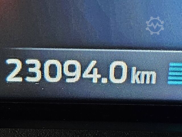 High-roof van FORD TRANSIT 2.0 L3H3 RWD Navi!