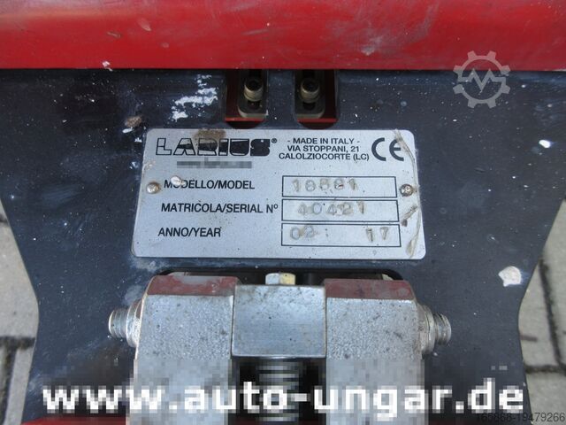 Straßenmarkierung Larius Miro Liner Plus Airless Roadmarking Grac