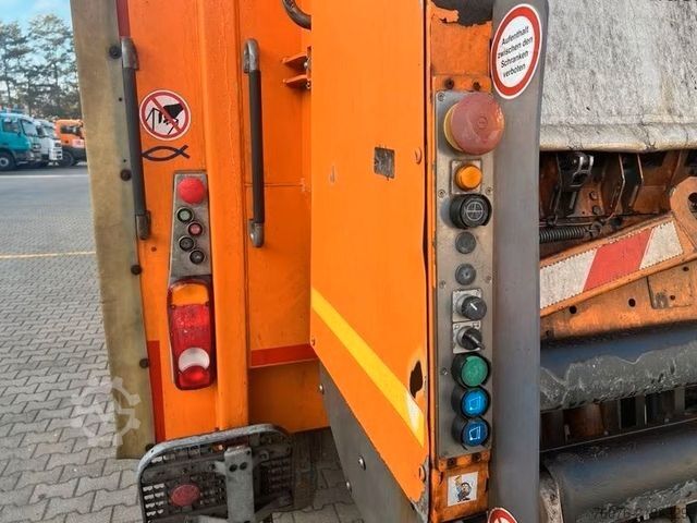 Müllwagen MERCEDES-BENZ 2532 L 6x2/4 Faun Rotopress  generalüberholt