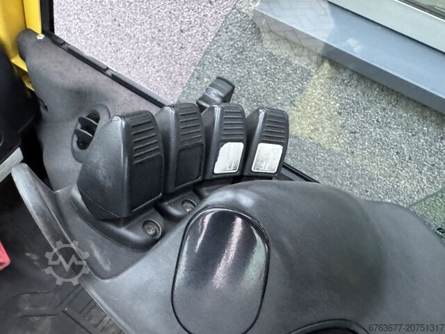 Hyster H3.0FT Duplo 300 Seitenschieber / Gabelversteller LPG 2018 HYSTER H3.0FT Duplo 300 Sideshift / Vorkversteller LPG 2018