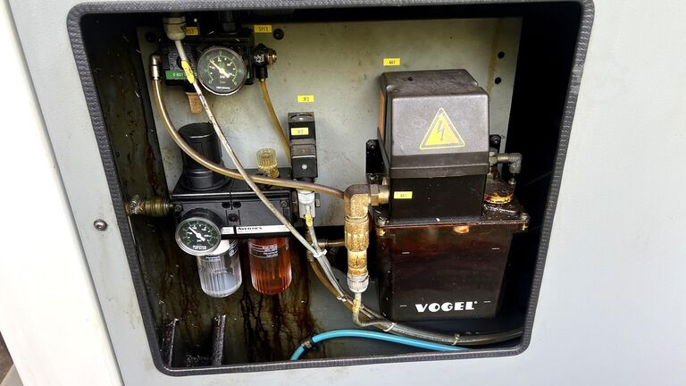 Universal machining center DMG DMU 50 T