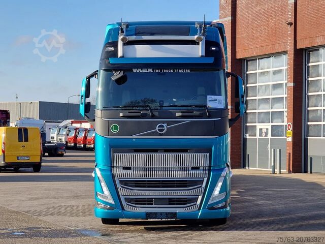 Autotransporter Volvo FH 500 Globetrotter XL Cartransporter Blyss Mod...