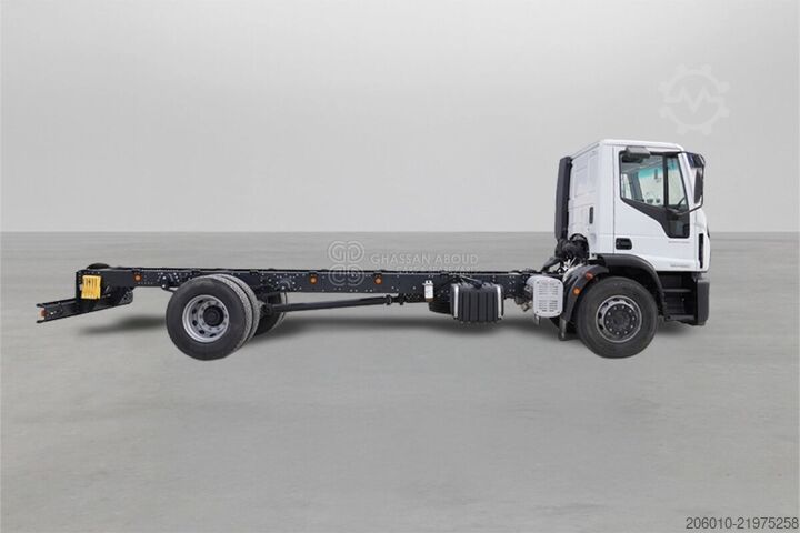 Chassis cab IVECO Euro Cargo ML180