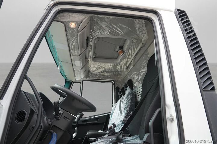 Chassis cab IVECO Euro Cargo ML180