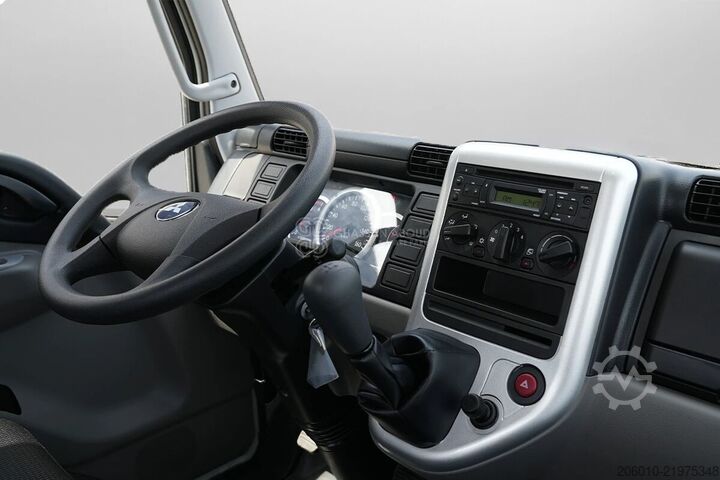 Chassis cab Mitsubishi Canter