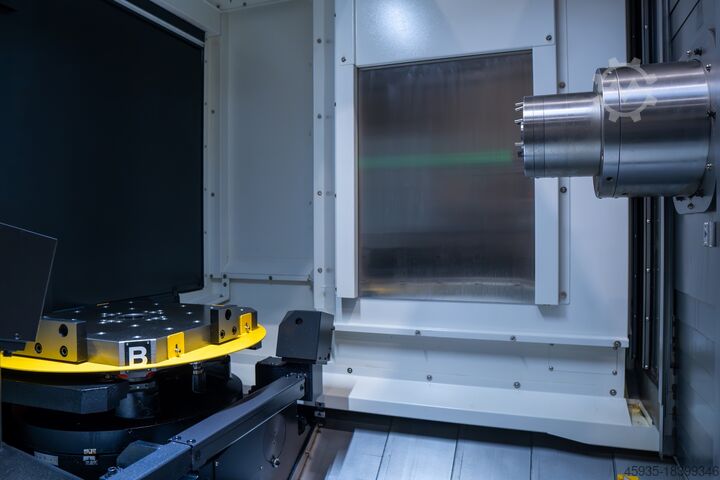 Machining center YCM NH500A