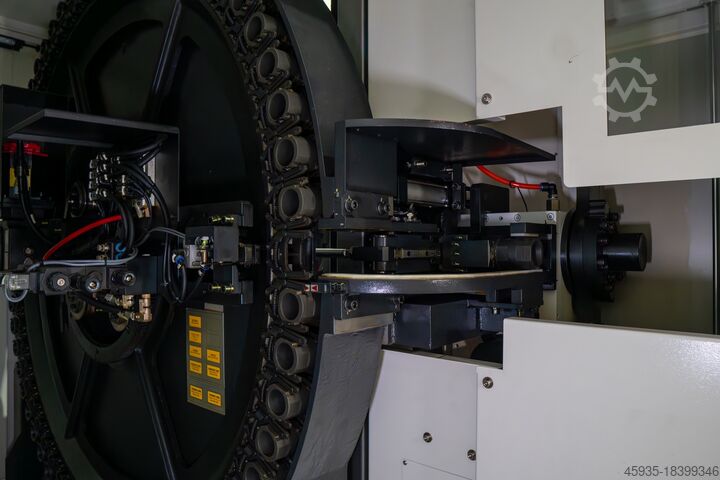 Machining center YCM NH500A