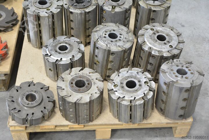 Four side moulder heads