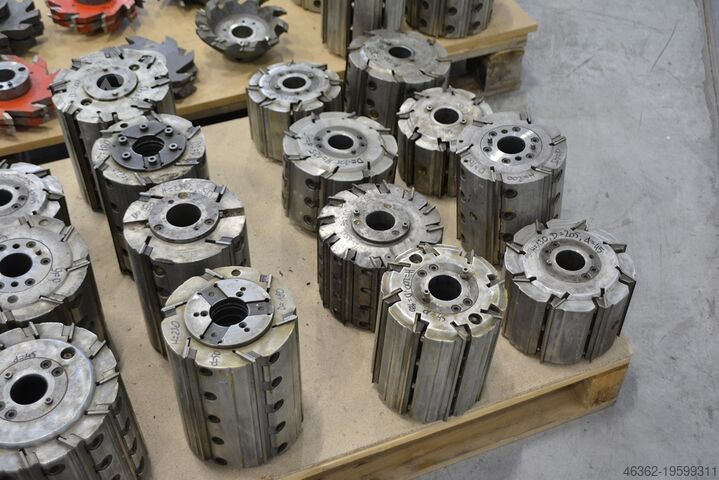 Four side moulder heads