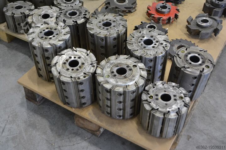 Four side moulder heads