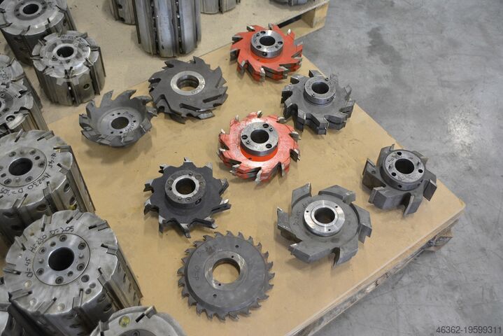 Four side moulder heads