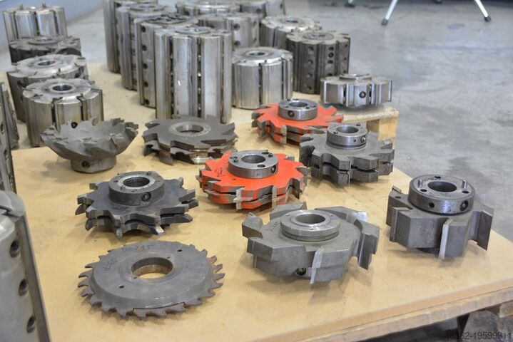 Four side moulder heads