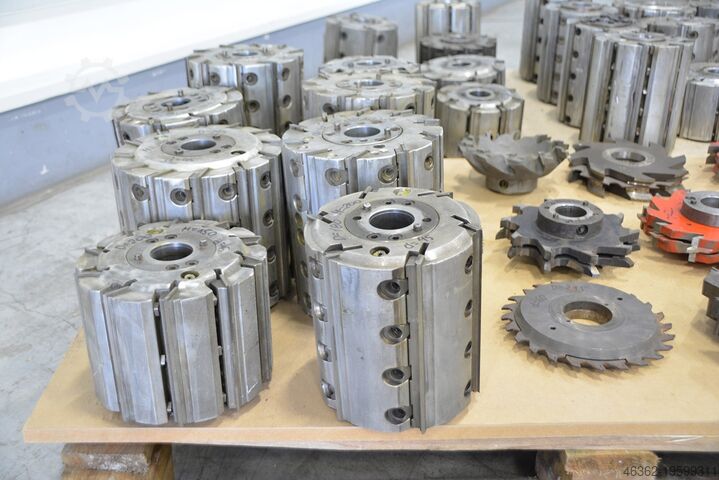 Four side moulder heads