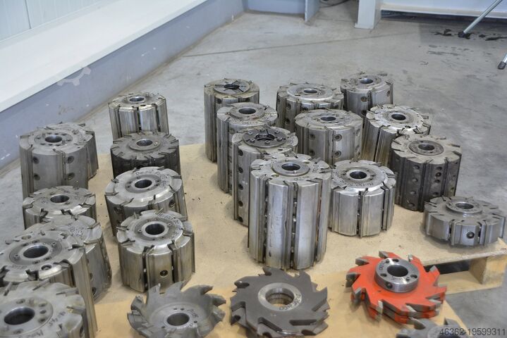 Four side moulder heads  