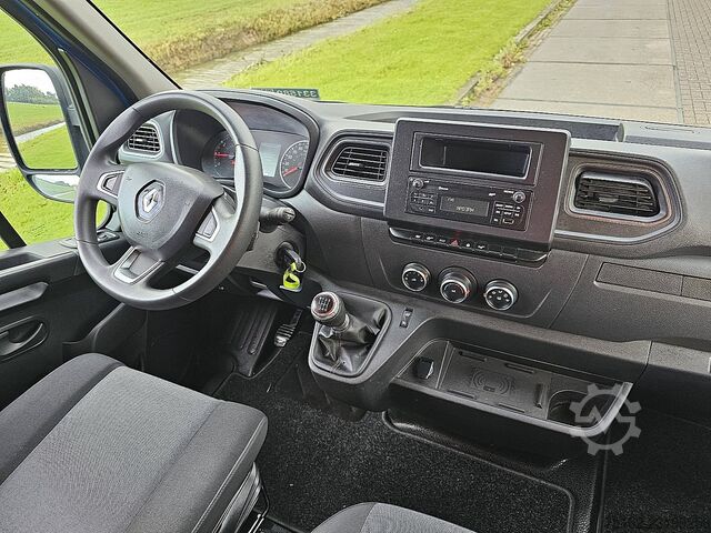 RENAULT MASTER 2.3 L1H1 150Pk Euro6 RED-Edition Trekhaak Airco 3-Zits CruiseControl! RENAULT MASTER 2.3 L1H1 150Pk Euro6 RED-Edition Trekhaa...