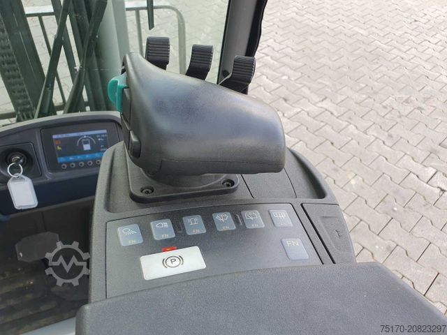 Frontstapler JUNGHEINRICH EFG 215 / Triplex: 4.25m! / SS / nur 2.184h!