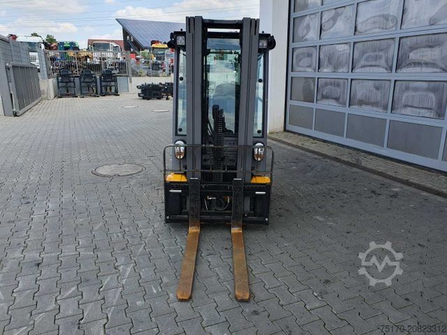 Frontstapler JUNGHEINRICH EFG 215 / Triplex: 4.25m! / nur 3.439h! / 2022