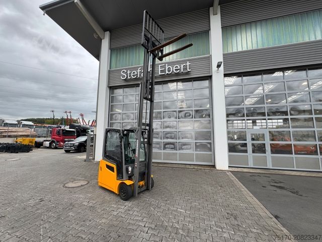 Frontstapler JUNGHEINRICH EFG 215 / Triplex: 4.25m! / SS / nur 2.819h!