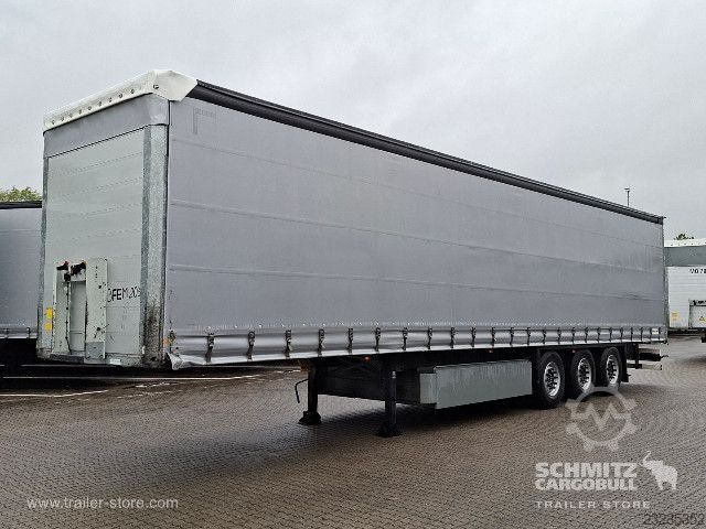 Auflieger mit Pritsche & Plane Schmitz Cargobull Curtainsider Standard Getränke