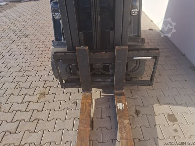 Frontstapler Linde E 30 Triplex Doppelzusatzhydraulik