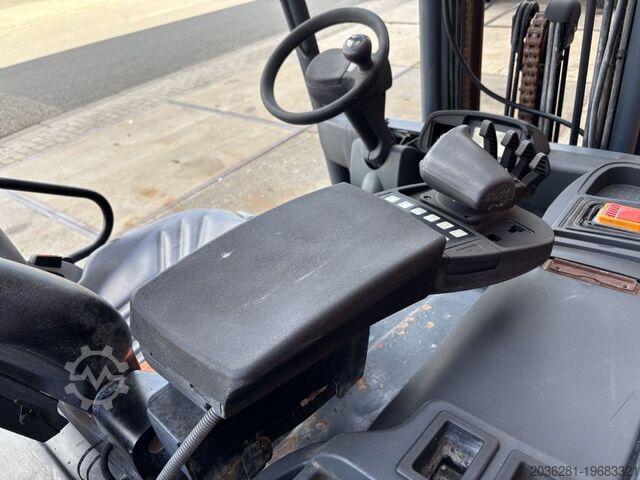 Electric 4-wheel forklift Jungheinrich EPC5000