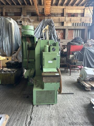 Maschine zum Schärfen von Wälzfräsern KAPP AS 305 GT