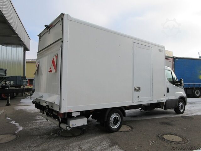 Transporter mit Koffer iveco Daily 35-160 Hi-Matic Koffer LBW