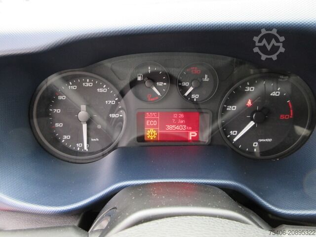 Transporter mit Koffer iveco Daily 35-160 Hi-Matic Koffer LBW