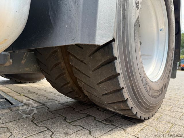 Standard SZM MERCEDES-BENZ ACTROS 1846 4x4 HAD Eur 6 Kipphydraulik Retarder