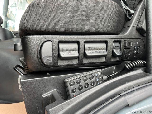 Truck chassis IVECO X-WAY AD200X48/P HR ON+*HI-Traction*für Kipper