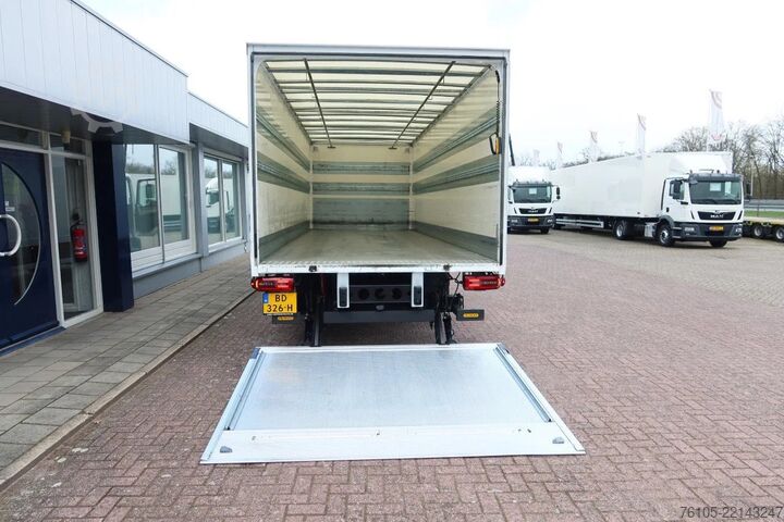 Box body MAN TGL 12.220 Bak + Palfinger klep 1500 KG   € 29...