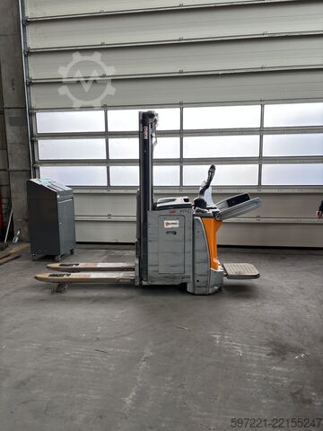 Pallet Stackers Still EXD-SF20