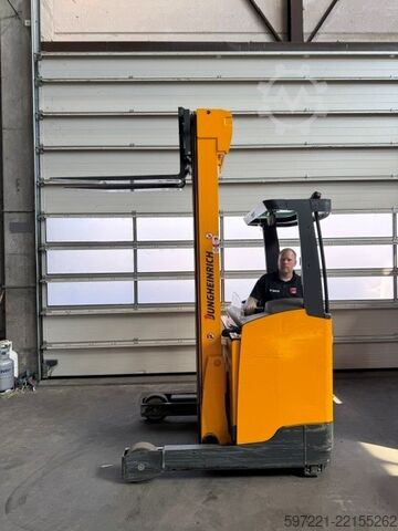 Schubmaststapler Jungheinrich ETV 214