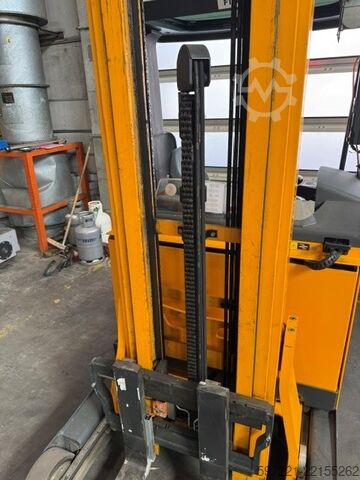 Schubmaststapler Jungheinrich ETV 214