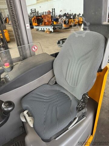 Schubmaststapler Jungheinrich ETV 214