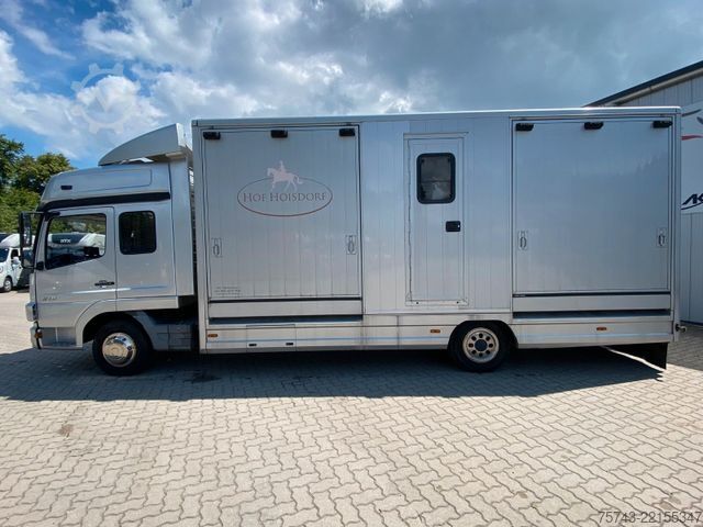 Livestock transporter MERCEDES-BENZ Atego 8180 3-4  Pferde  Wohnung