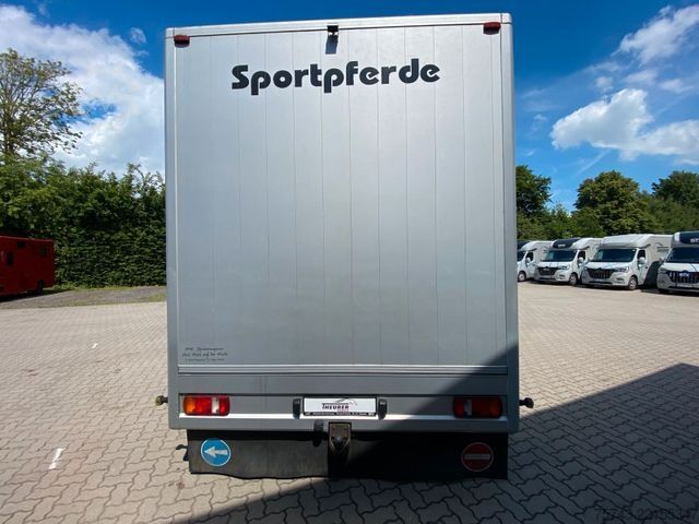 Livestock transporter MERCEDES-BENZ Atego 8180 3-4  Pferde  Wohnung