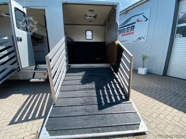 Livestock transporter MERCEDES-BENZ Atego 8180 3-4  Pferde  Wohnung