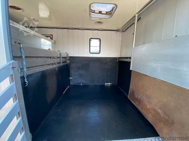 Livestock transporter MERCEDES-BENZ Atego 8180 3-4  Pferde  Wohnung